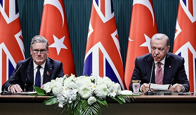 بريطانيا وتركيا توقعان صفقة دفاعية بـ10.7 مليارات دولار…